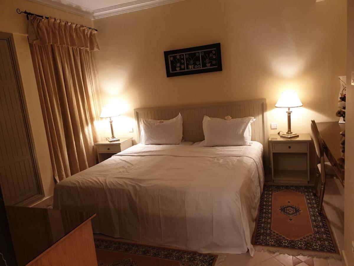 Farah Safi Hotel Luaran gambar